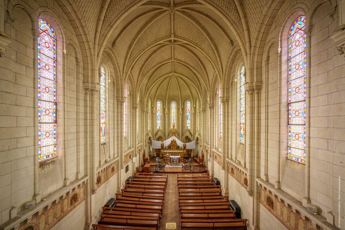Chapelle de l’Institution Saint-Louis et ses vitraux